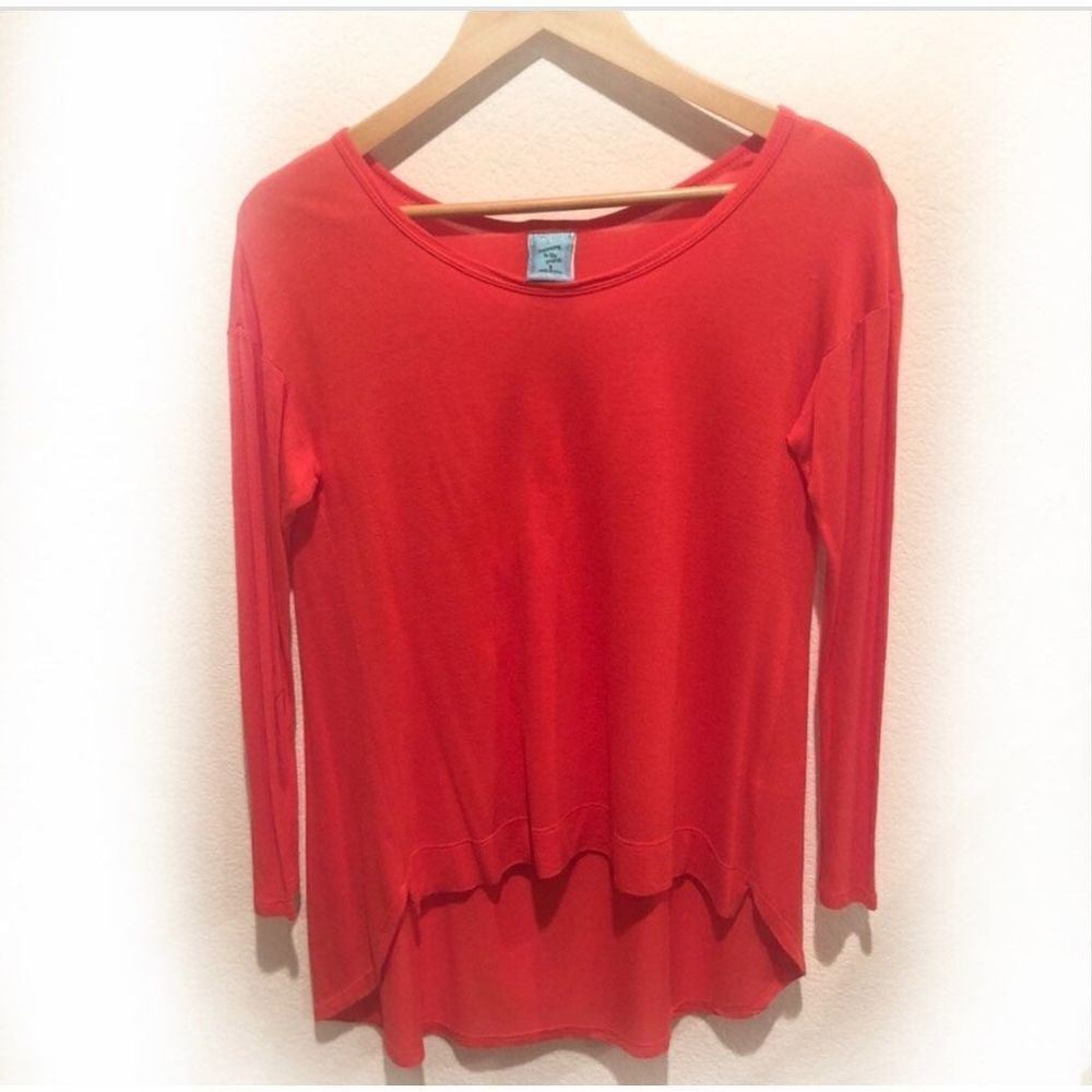 Happening In The Present long sleeved Top